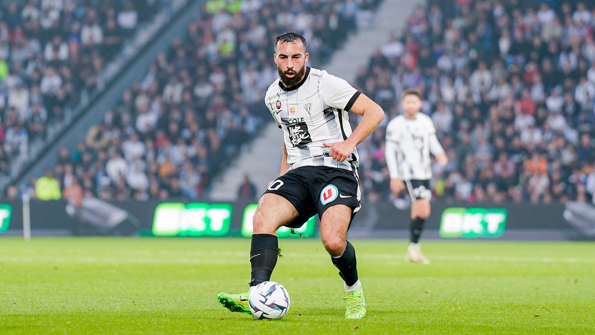 Angers SCO RC Lens à la lampe Ligue 1 : Himad Abdelli