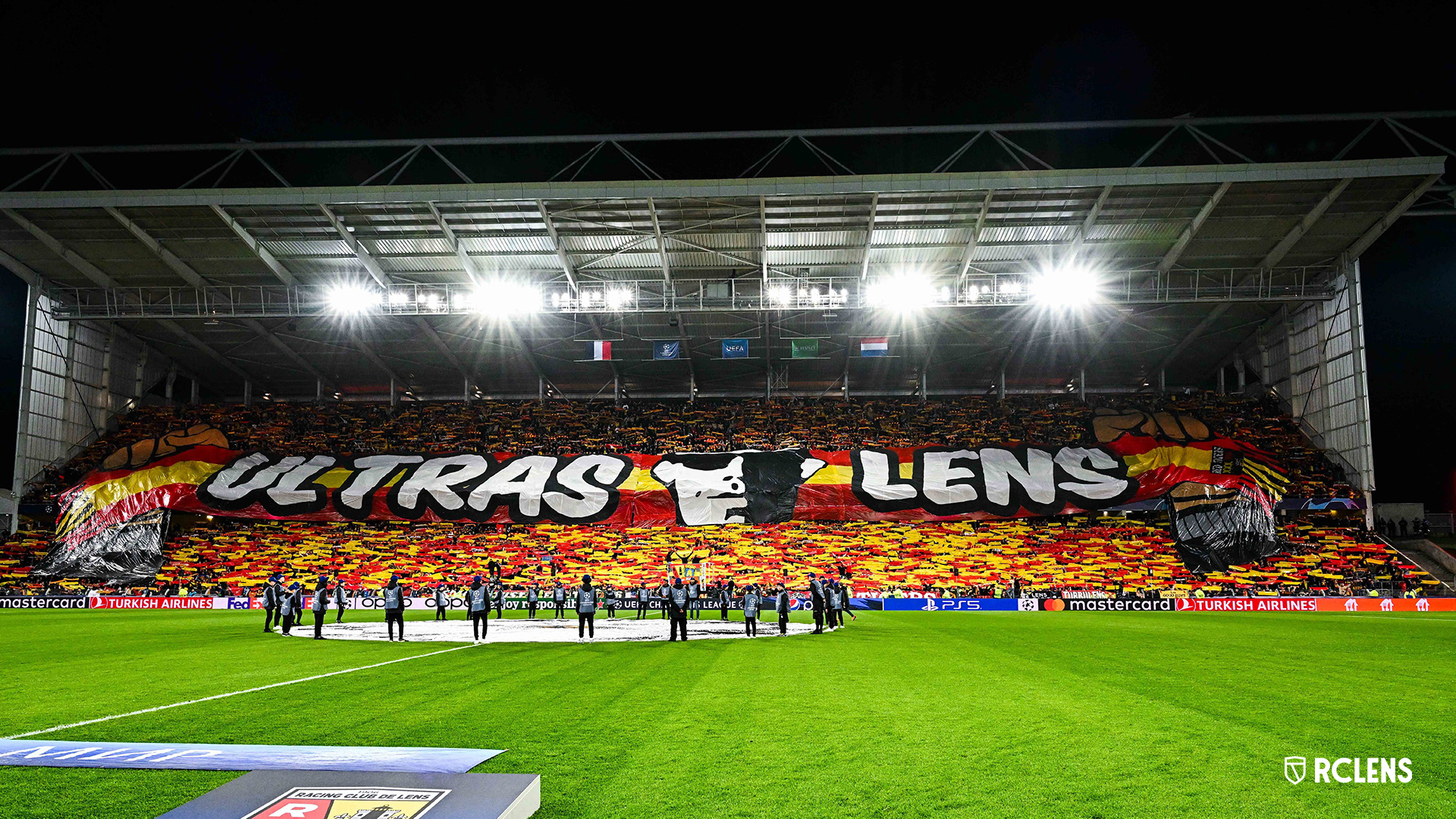 RC Lens-PSV Eindhoven : tifo