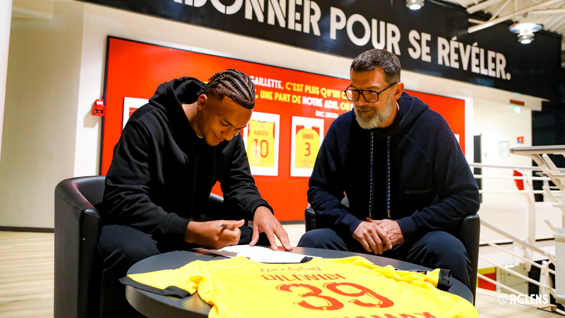 Premier contrat pro pour Kembo Diliwidi Made in Gaillette RCLens