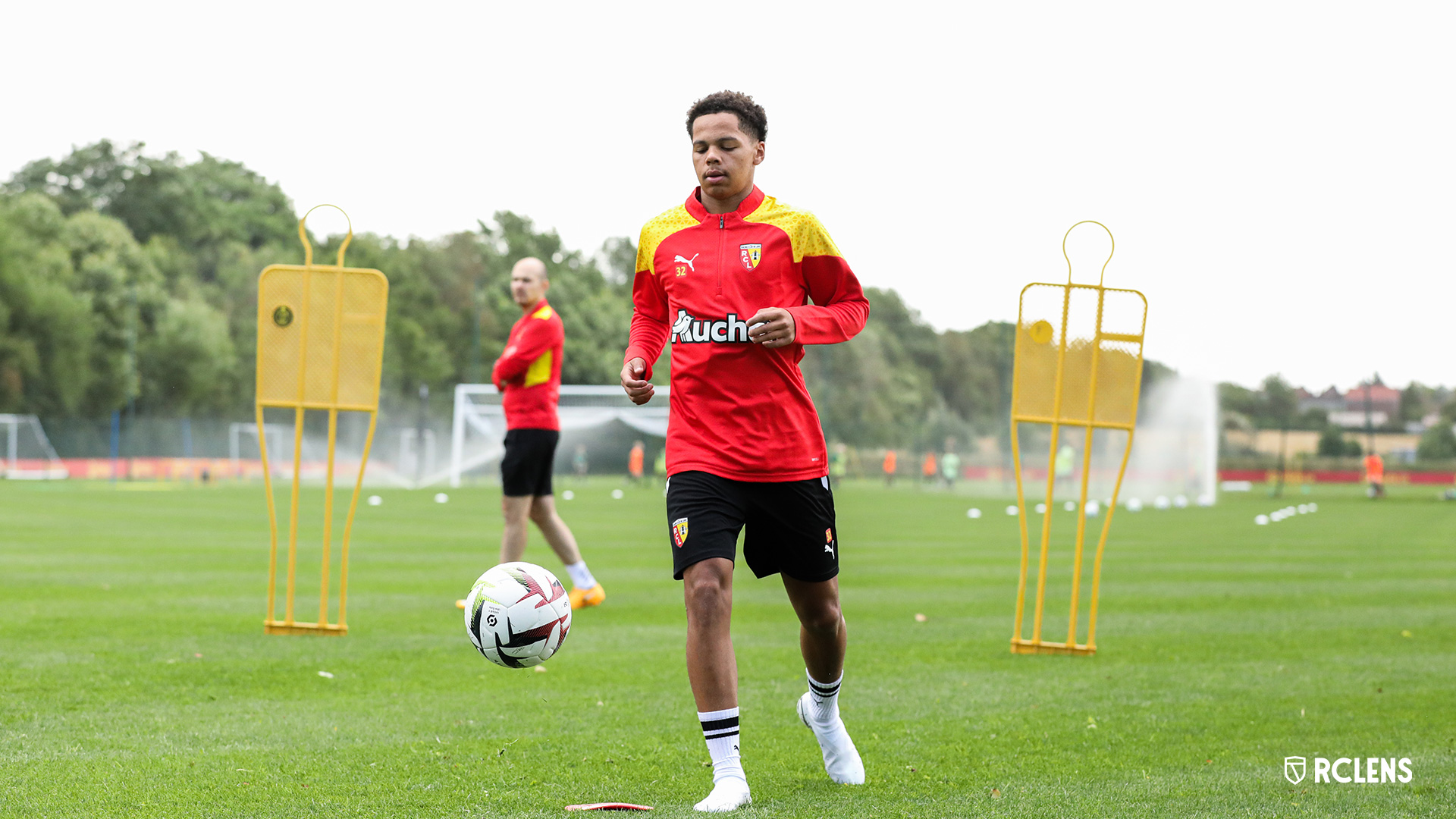 RC Lens : Ayanda Sishuba